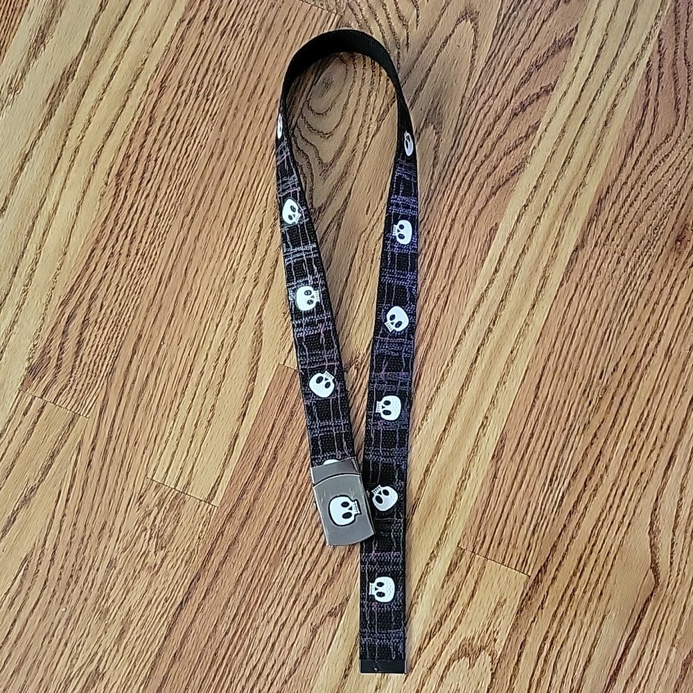 Scene skull belt